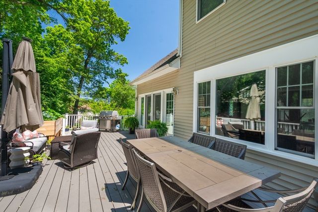3 Paris Way, Woburn, MA 01801
