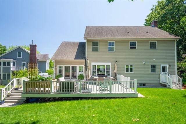 3 Paris Way, Woburn, MA 01801