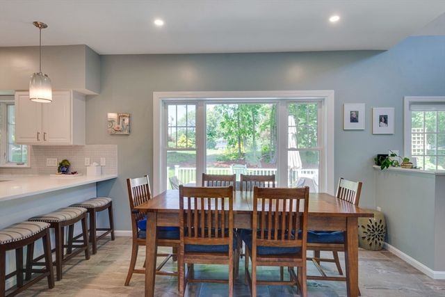 3 Paris Way, Woburn, MA 01801