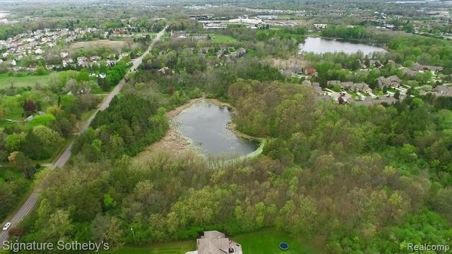 6 Mccandlish Road, Grand Blanc, MI 48439