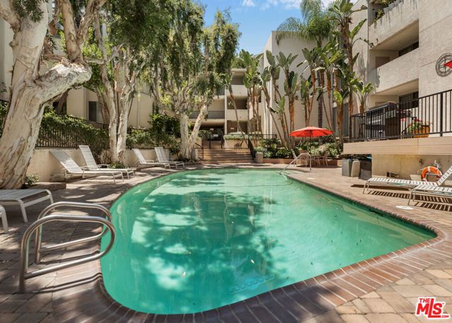 5325 Newcastle Avenue 327, Encino (los Angeles), CA 91316