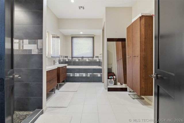 219 W Victoria Street, Tulsa, OK 74106