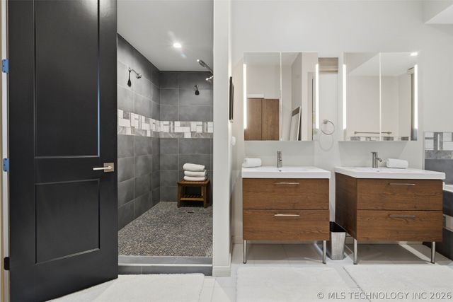 219 W Victoria Street, Tulsa, OK 74106