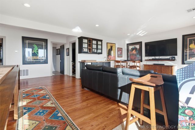 219 W Victoria Street, Tulsa, OK 74106