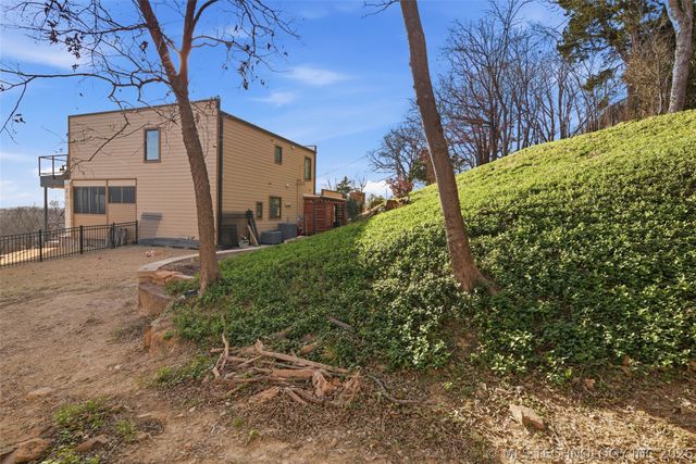 219 W Victoria Street, Tulsa, OK 74106