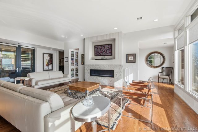 219 W Victoria Street, Tulsa, OK 74106