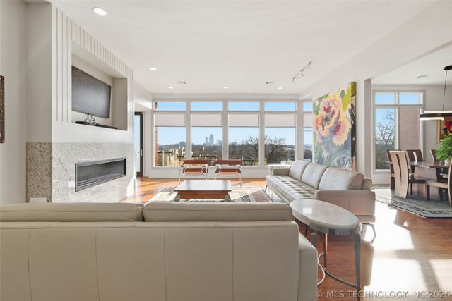 219 W Victoria Street, Tulsa, OK 74106