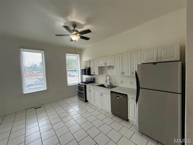 3342 Iowa Avenue, St Louis, MO 63118