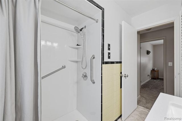 28961 Joan Street, Saint Clair Shores, MI 48081