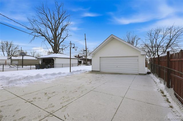 28961 Joan Street, Saint Clair Shores, MI 48081