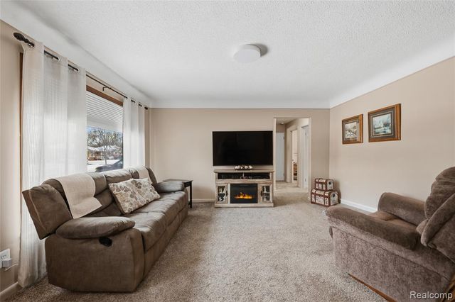 28961 Joan Street, Saint Clair Shores, MI 48081