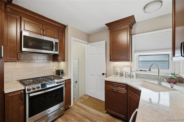 28961 Joan Street, Saint Clair Shores, MI 48081