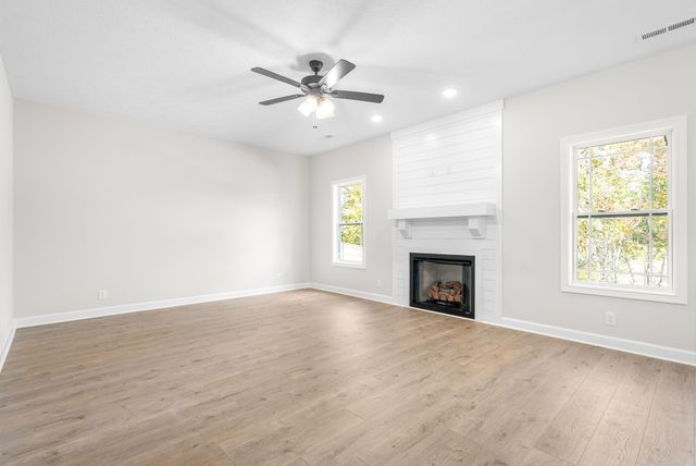 313 Wesson Dr, Clarksville, TN 37043