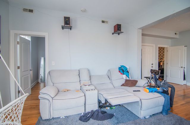 1358 N Artesian Avenue 2F, Chicago, IL 60622