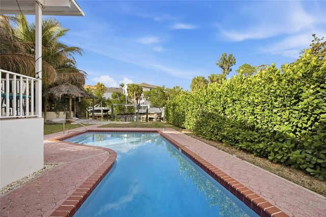 1801 BAYOU GRANDE BOULEVARD NE, St Petersburg, FL 33703