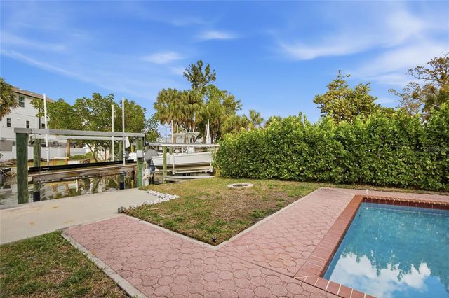 1801 BAYOU GRANDE BOULEVARD NE, St Petersburg, FL 33703