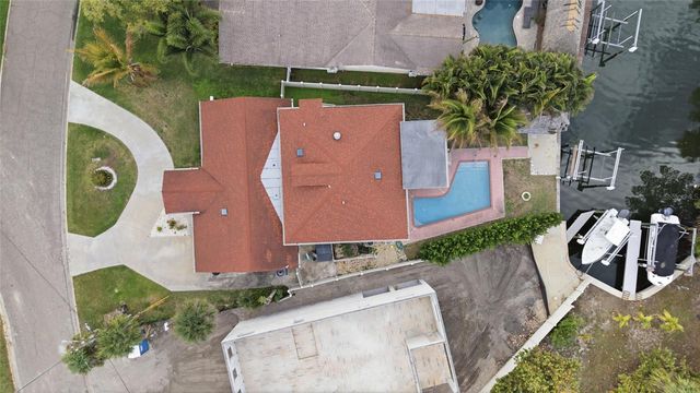 1801 BAYOU GRANDE BOULEVARD NE, St Petersburg, FL 33703