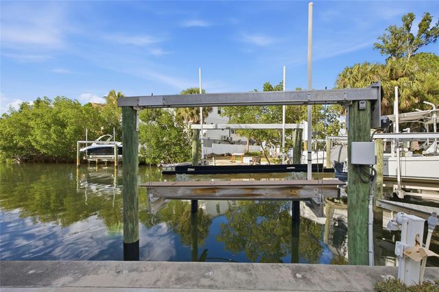 1801 BAYOU GRANDE BOULEVARD NE, St Petersburg, FL 33703