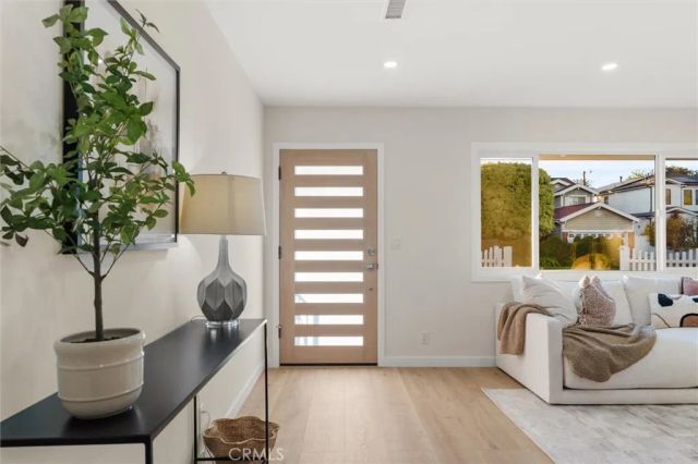 4534 Lennox, Sherman Oaks, CA 91423