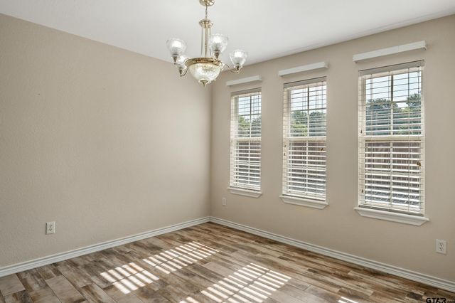 672 Inwood St, Mineola, TX 75773