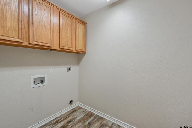672 Inwood St, Mineola, TX 75773