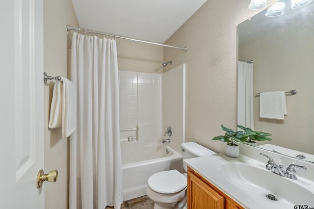 672 Inwood St, Mineola, TX 75773