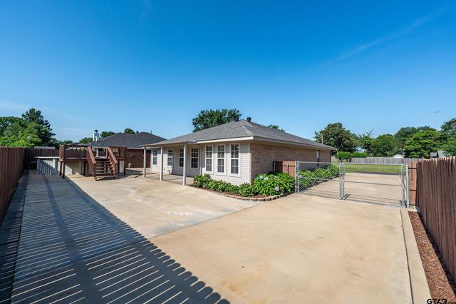 672 Inwood St, Mineola, TX 75773
