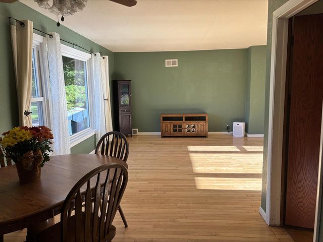 646 Summit AVENUE, Oconomowoc, WI 53066