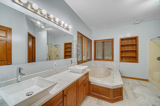23 Amanda Lane, Yorkville, IL 60560