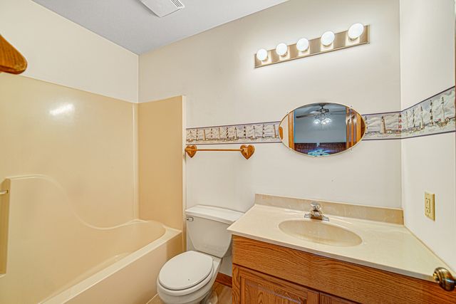23 Amanda Lane, Yorkville, IL 60560