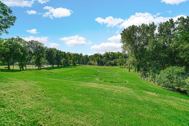 23 Amanda Lane, Yorkville, IL 60560