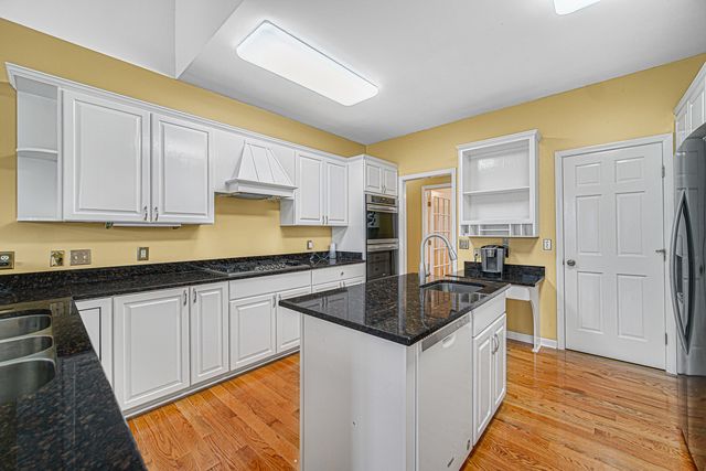 23 Amanda Lane, Yorkville, IL 60560