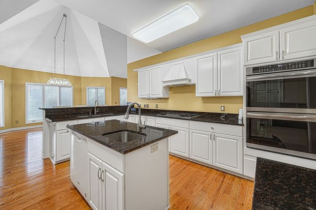 23 Amanda Lane, Yorkville, IL 60560