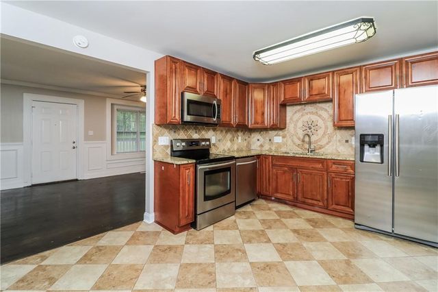 200 Booker Avenue, Fayetteville, GA 30215