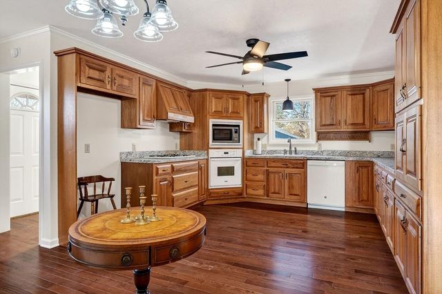 503 S Pine St, Monterey, TN 38574