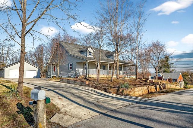 503 S Pine St, Monterey, TN 38574