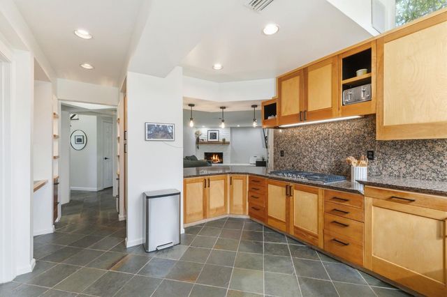 6244 N Farris Avenue, Fresno, CA 93711