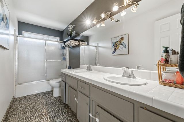 6244 N Farris Avenue, Fresno, CA 93711