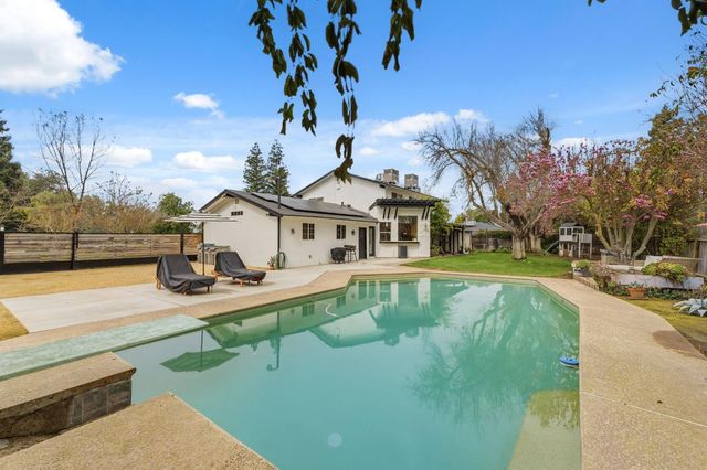 6244 N Farris Avenue, Fresno, CA 93711