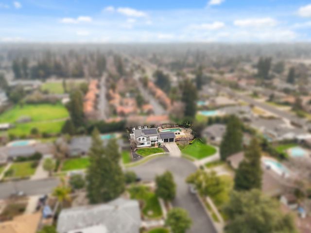 6244 N Farris Avenue, Fresno, CA 93711