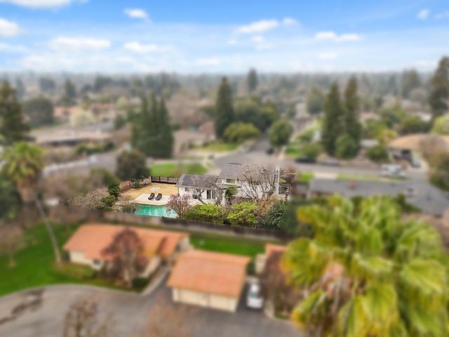6244 N Farris Avenue, Fresno, CA 93711