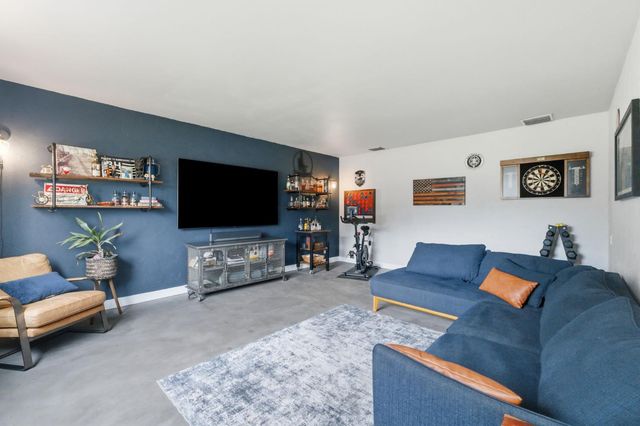 6244 N Farris Avenue, Fresno, CA 93711