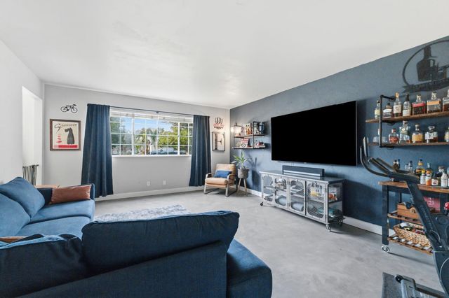 6244 N Farris Avenue, Fresno, CA 93711