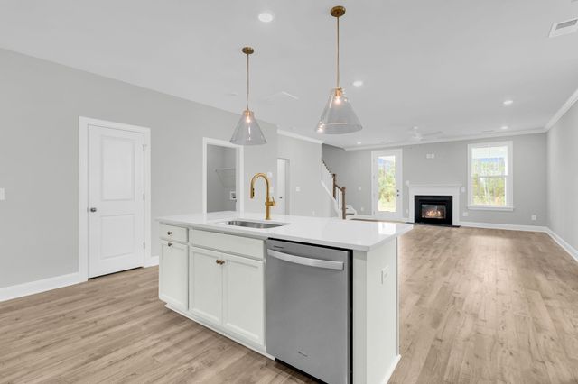 733 Maynard Lane, Summerville, SC 29486