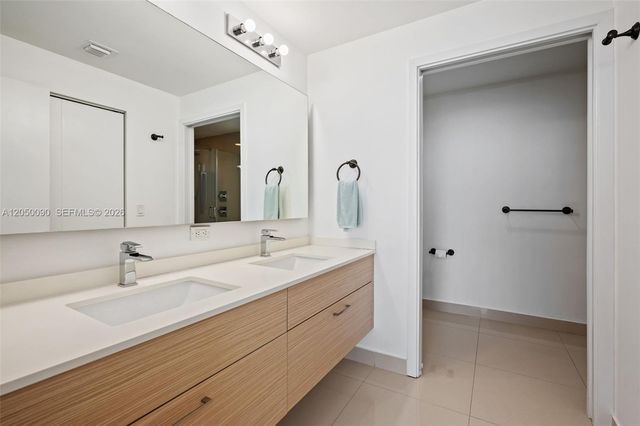 600 NE 27th St 1402, Miami, FL 33137