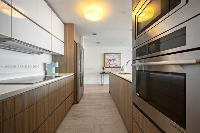 600 NE 27th St 1402, Miami, FL 33137