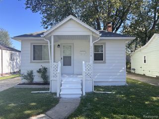 26584 Hampden Street, Madison Heights, MI 48071