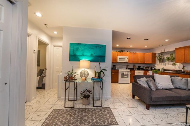 680 W Beech Street B, Long Beach, NY 11561
