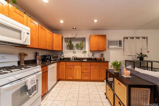 680 W Beech Street B, Long Beach, NY 11561