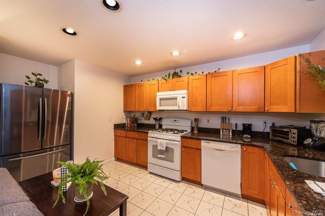 680 W Beech Street B, Long Beach, NY 11561